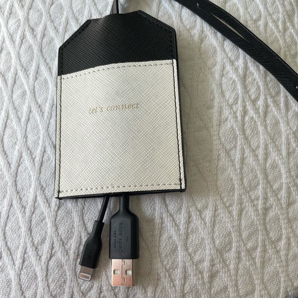 SOLD Kate Spade Let’s Connect Portable Charger - Picture 2 of 5